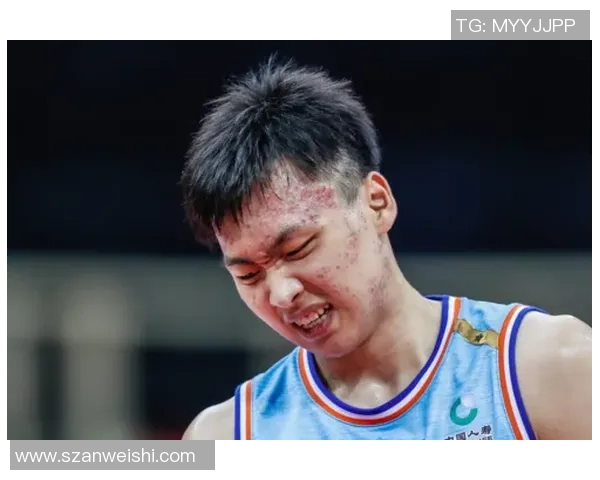 齐麟的崛起与挑战：探索年轻球员在职业篮球中的成长之路