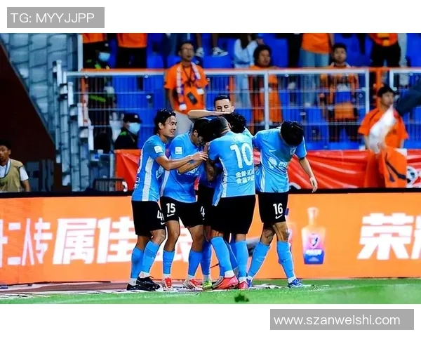 中超激战辽宁队迎战贵州队争夺关键三分展现球队实力与斗志 中超激战辽宁队迎战贵州队争夺关键三分展现球队实力与斗志