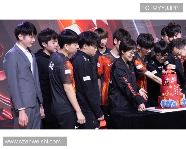 FPX战队的蜕变之旅:从巅峰荣耀到重塑自我之路的深度纪实 FPX战队的蜕变之旅:从巅峰荣耀到重塑自我之路的深度纪实